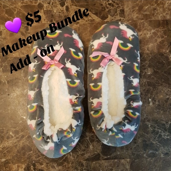 unknown Shoes - Slipper-Socks  super soft Large 8-9 1/2 NWOT